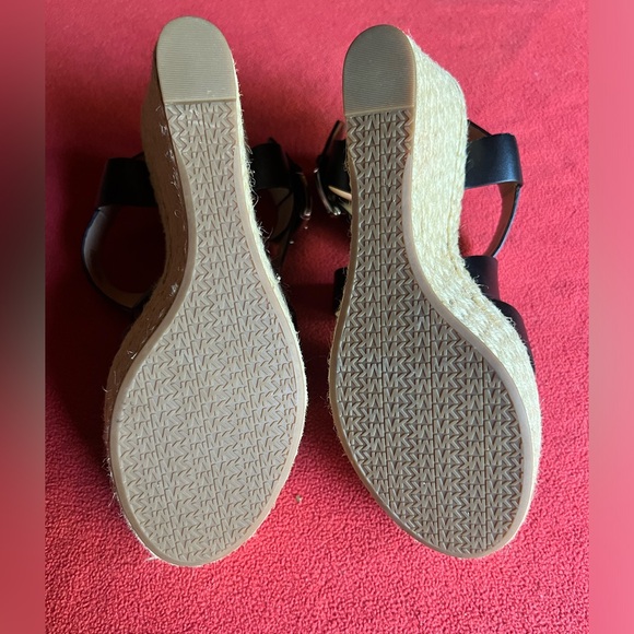 Michael Kors Black wedges size 9 1/2 - Picture 2 of 6